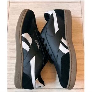 Reebok Smash Edge Shoes in Black and White with Gum Bottom - Men's US Size 10.5
